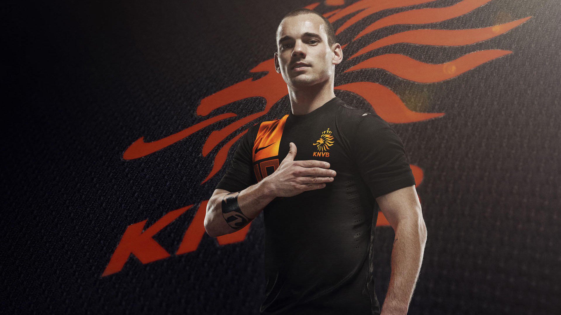 九游官网下载app下载-2018年首轮季后赛：库里在最后2分钟，连续投中三记三分，实现“鸟枪换炮”